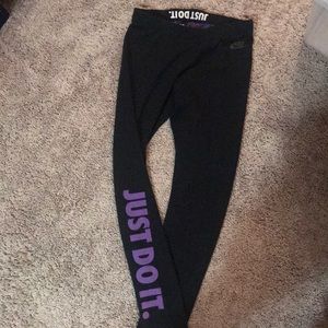 NIKE WORKOUT LEGGING